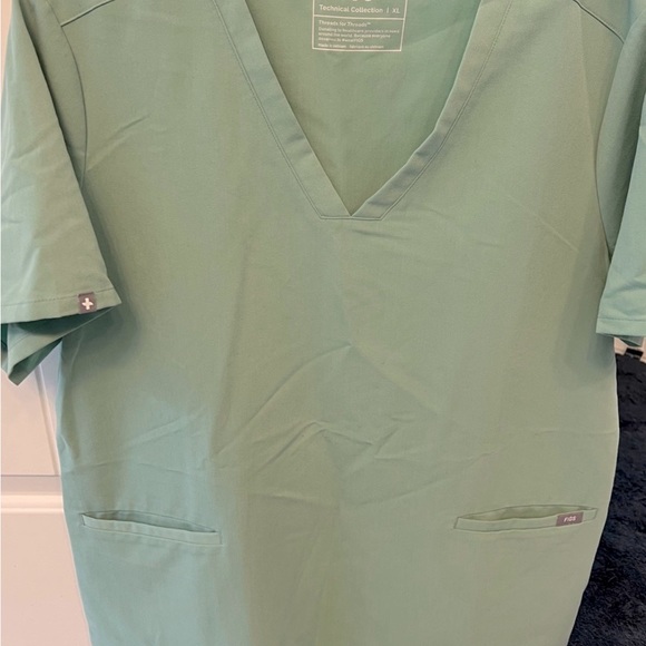 Figs Casma top in jade - Picture 3 of 5